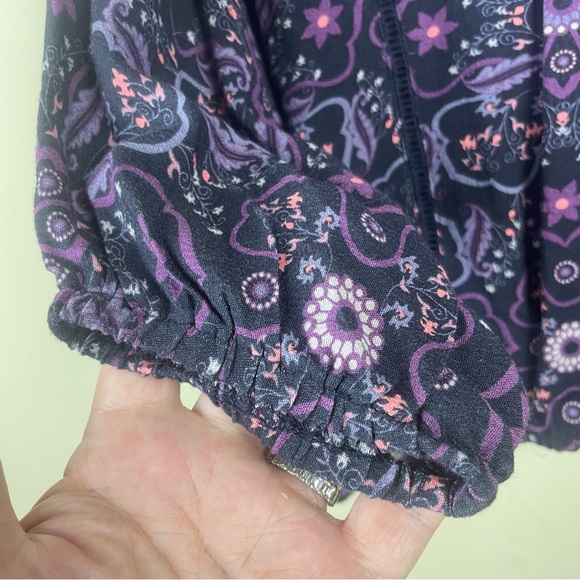 NWT Bloomfield Surplice Oversized Fabric and Lace Top Elastic at Waist Sz Medium - Picture 8 of 10